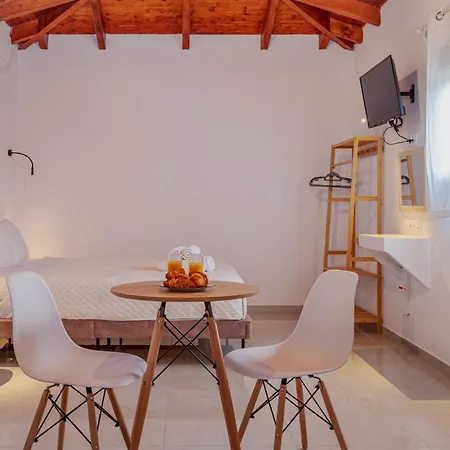 펜션 Paradisi Sea Escape Near The 페러데이션