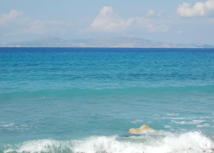 펜션 Paradisi Sea Escape Near The 페러데이션